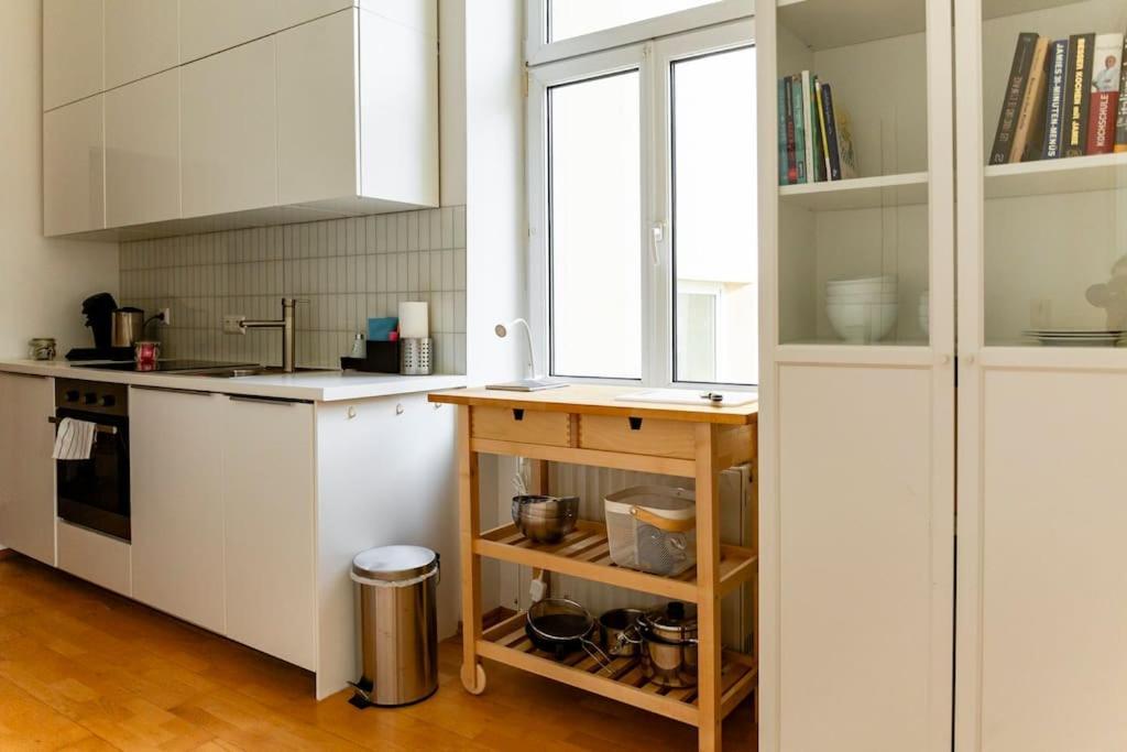 Savoir-Vivre In Unserer Zentralen Balkonwohnung Vídeň Exteriér fotografie